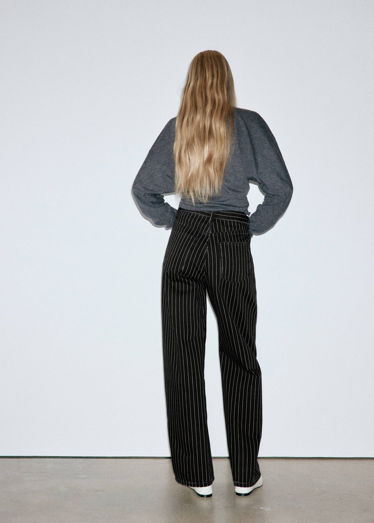 JEAN MANGO