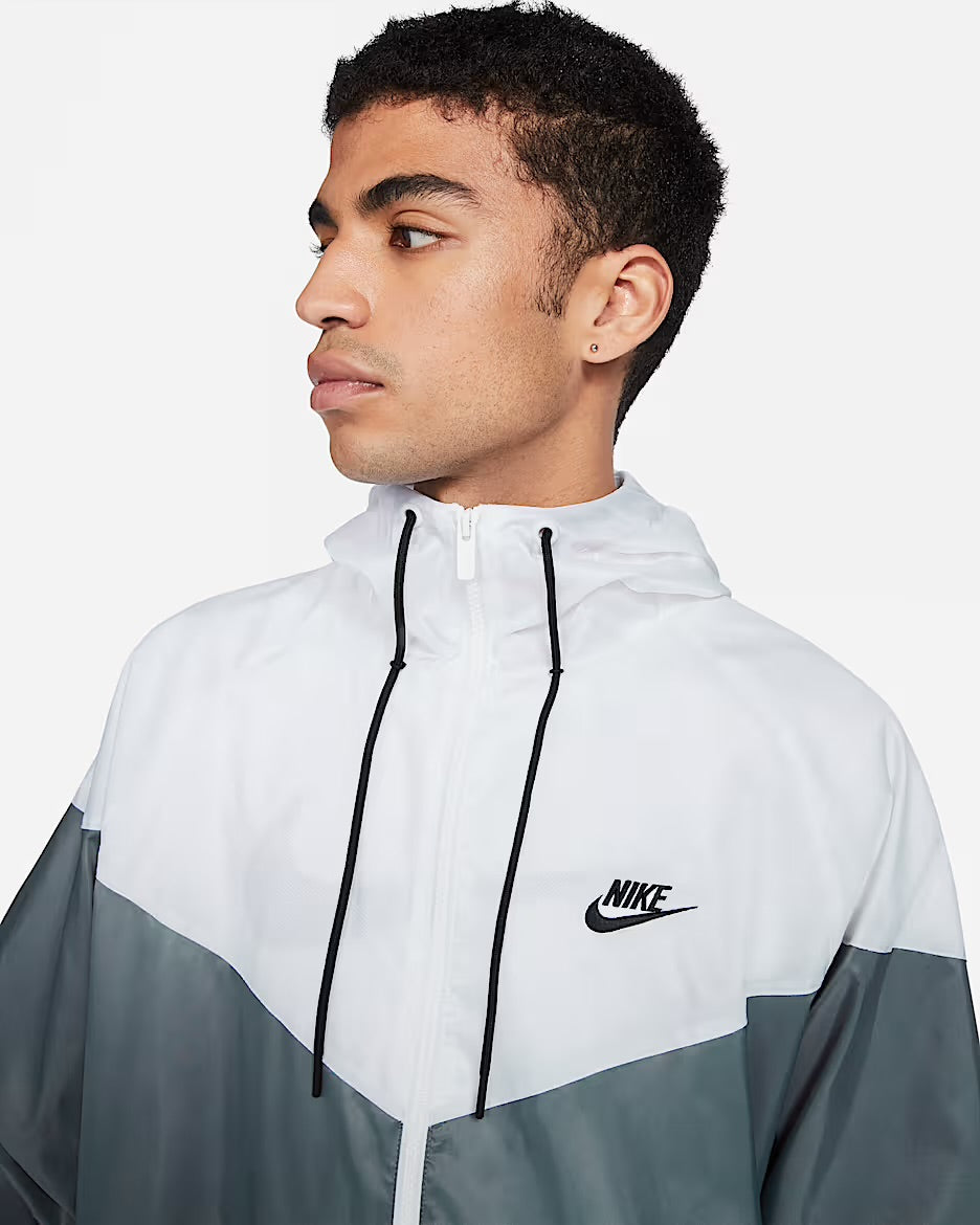 CHAQUETA IMPERMEABLE NIKE
