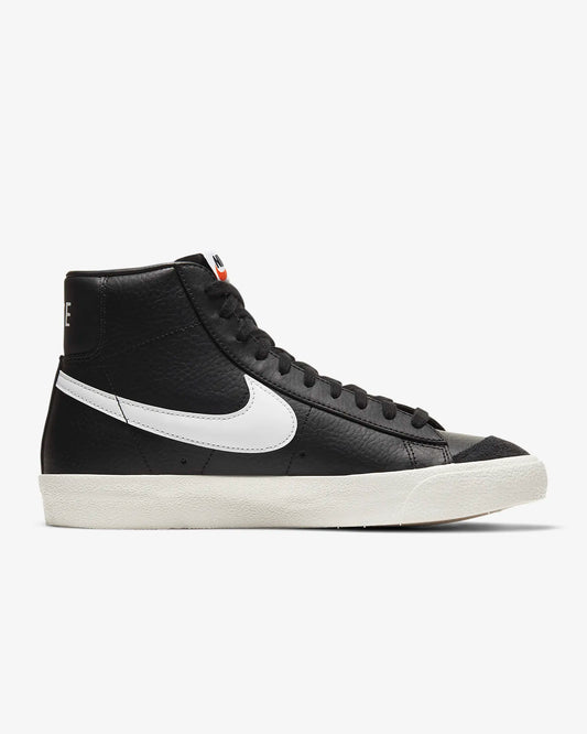 NIKE BLAZER MID